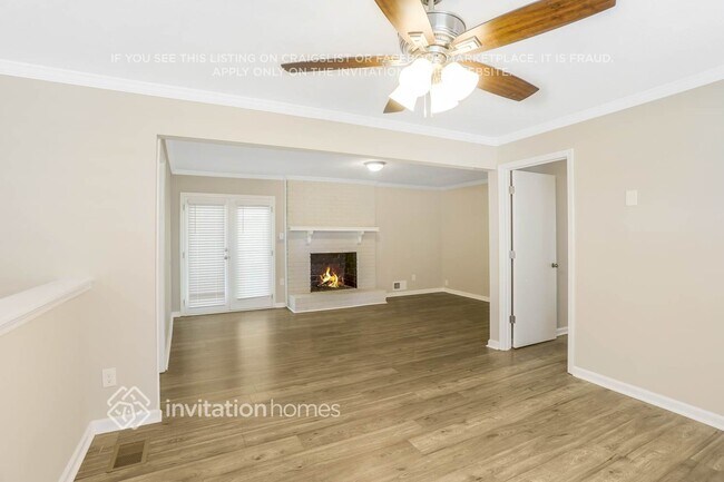 Photo - 2865 Castle Dr SW