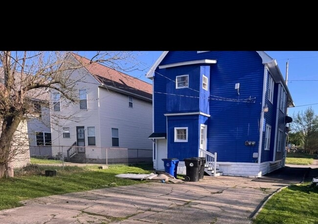 9813 Manor Ave Unit 1st floor