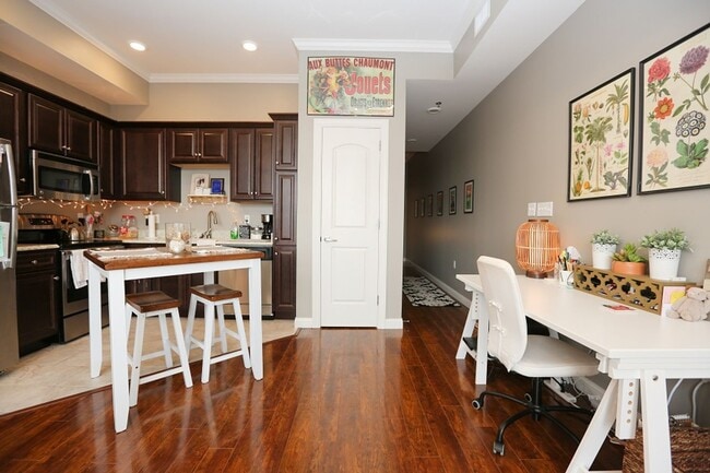 BMT - Lofts on Broadway Apartments