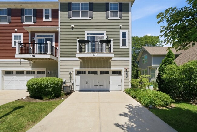 Photo - 130 Waterbury Cir