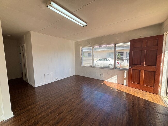 Photo - 1508 Sing Loy Ln Unit Downstairs