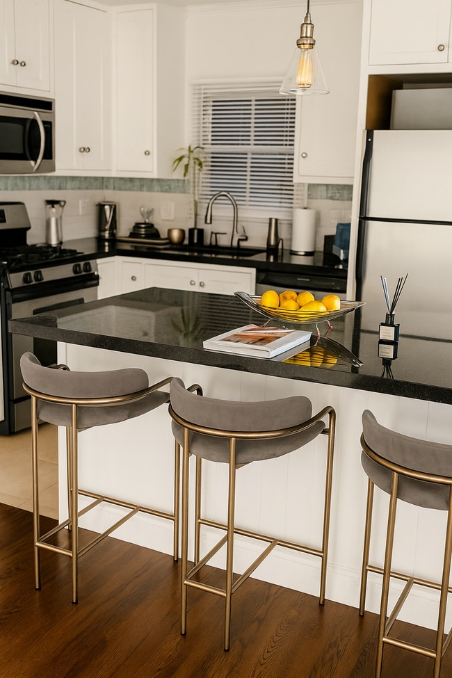 Photo - 1252 Devon Ave Unit 1252 Half