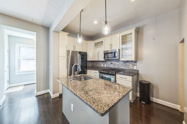 723 K St NE