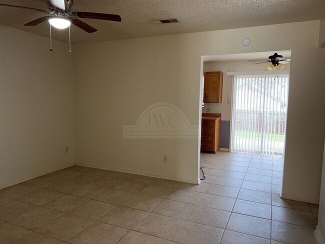 Photo - 206 Sorrell Dr