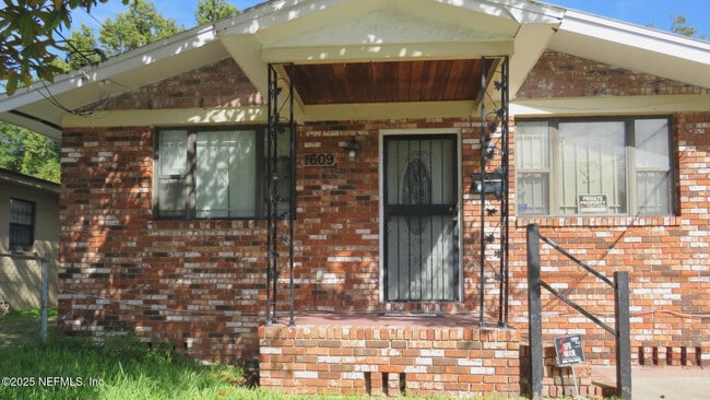 Photo - 1609 W 13th St