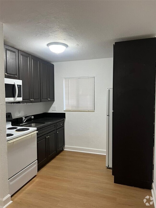Building Photo - 180 NE 71st St Unit 2 Rental