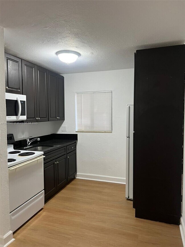 Photo - 180 NE 71st St Apartamento Unidad 2