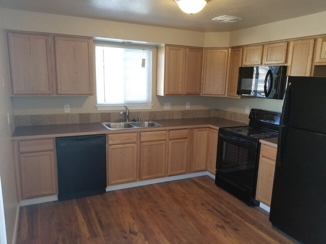 Surprisingly Spacious and Beautifully Upda... - Surprisingly Spacious and Beautifully Upda... House