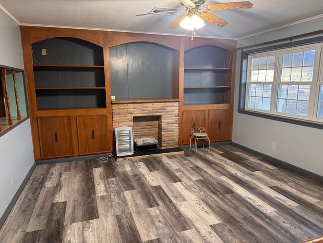 Building Photo - 196 Burney Dr