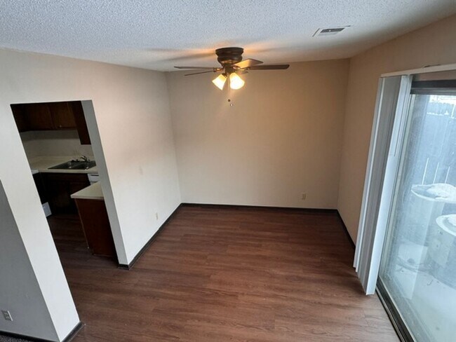 Photo - Quail Creek Apts.