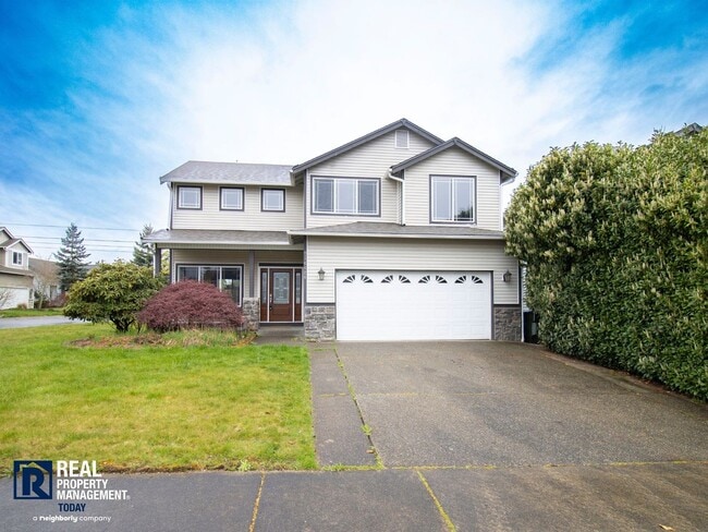 Photo - Spacious 4 Bed / 3 Bath Home with Loft, Fenced Yard & Covered Patio in Puyallup!