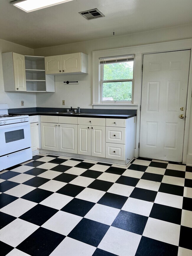 Photo - 421 Park Dr Unit 4