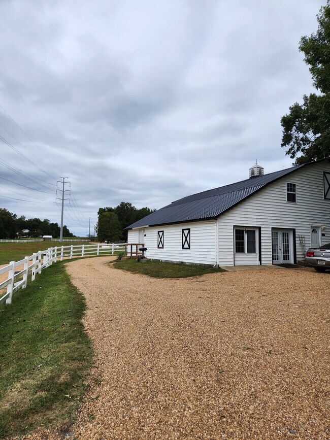 Photo - Stone Hill Apartments