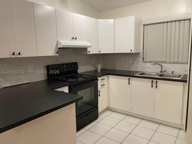 Photo - 10101 W Okeechobee Rd Unit 5202
