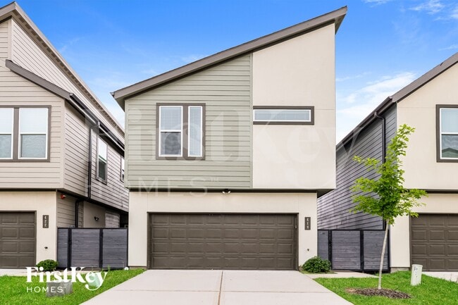 Building Photo - 418 S Centro Cir