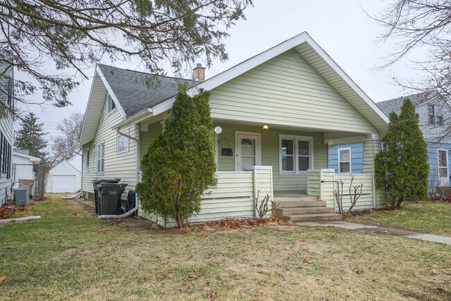 Photo - 525 E Eckman St