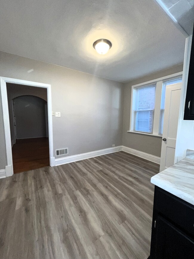 Photo - 5243 Bancroft Ave Unit 1W