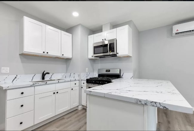 Photo - 37451-37452 Boundary St Unit 1