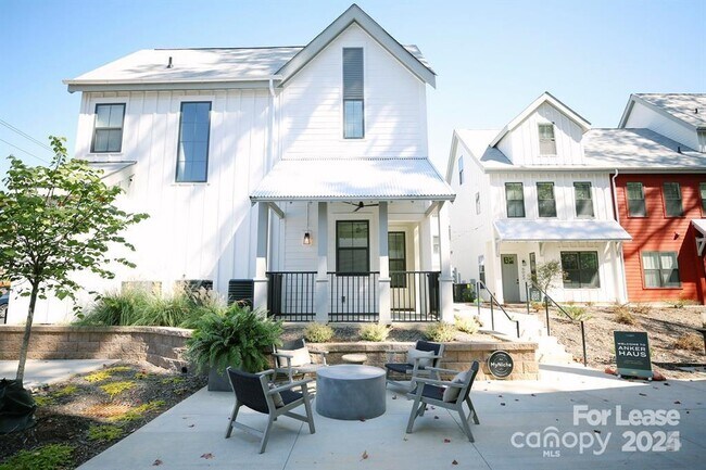 Photo - 2925 Commonwealth Ave