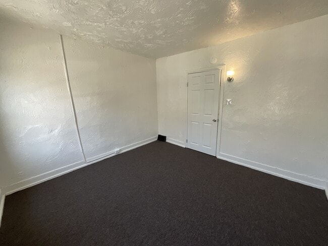 Photo - 443 S Duke St