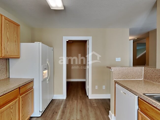 Photo - 802 Dragonfly Dr