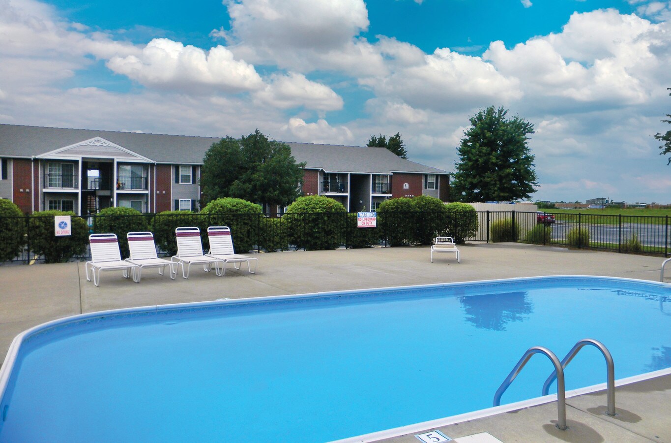 Photo - Victorian Courtyard