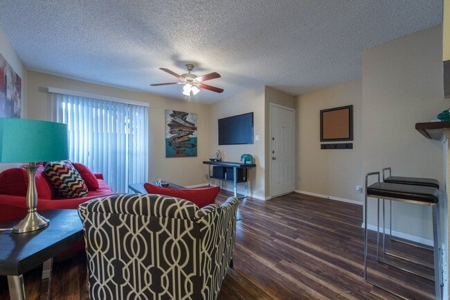 Photo - 6808 S I-35 Frontage Rd Unit 111