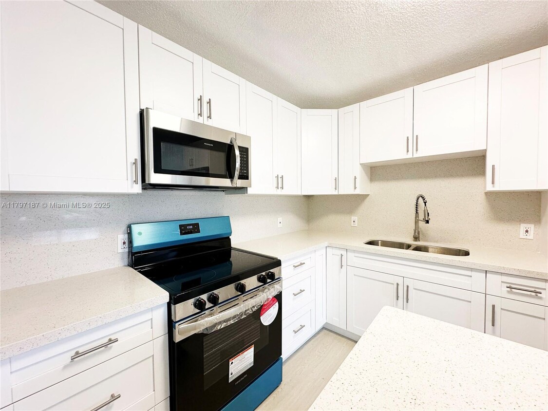 Photo - 5958 NW 29th Pl (Sunrise, FL)
