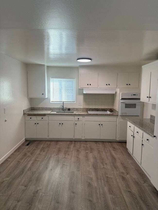 Photo - Stunning 4-bedroom, 2-bathroom