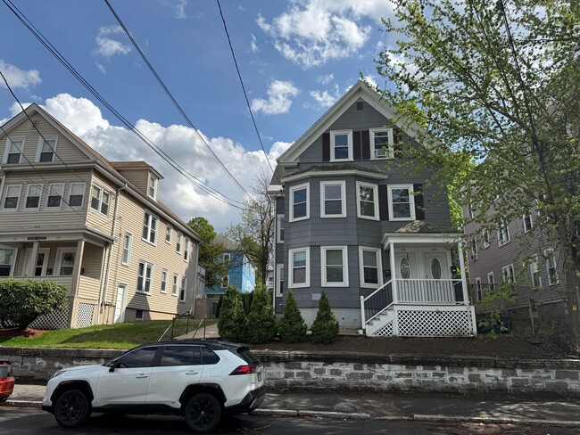 Building Photo - 128-130 South Elm Street Unit 1 Rental