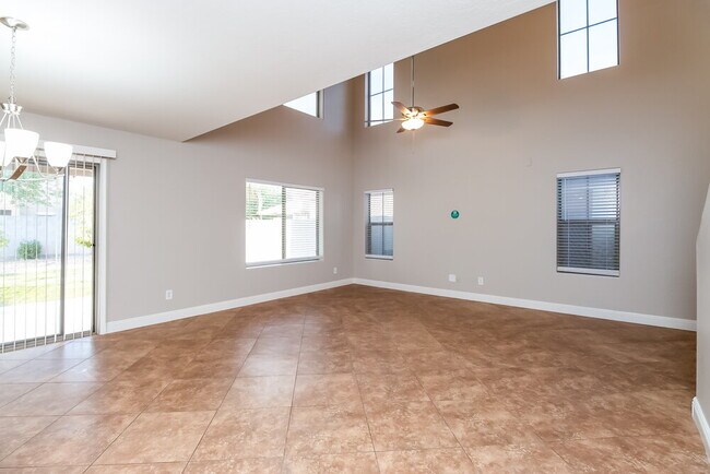 Photo - 354 E Bradstock Way