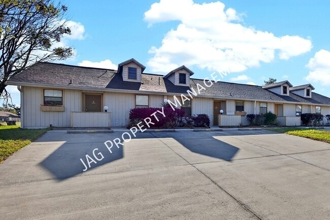 Building Photo - 1234 Montecello Dr Unit B