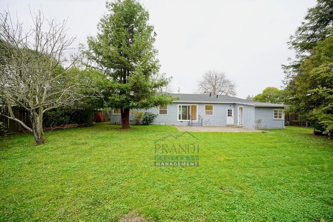 Photo - 740 Bradley Ave