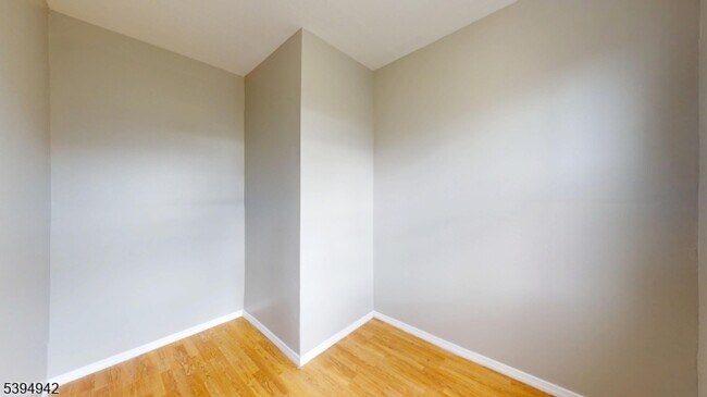 Photo - 277 2nd Ave W