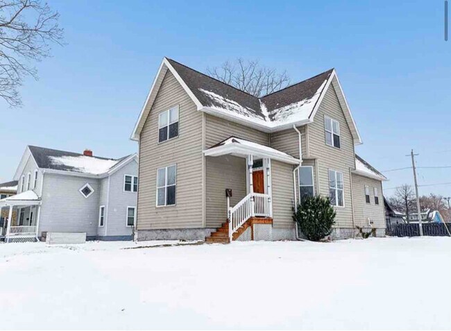 Photo - 625 N Maple Ave Apartamento