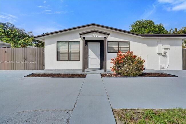 Photo - 1960 SW 68th Way