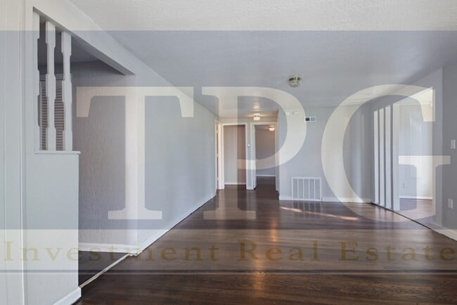 Photo - Newly Renovated, Pet Friendly Home in KCMO!