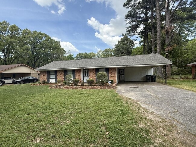 Building Photo - 1628 Puryear Rd