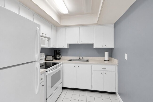 Photo - 10000 Meridian Way N Unidad 15