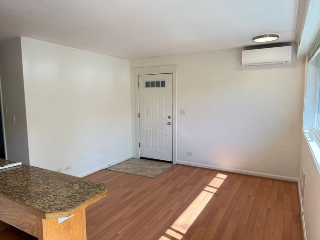2082 W 14th Pl