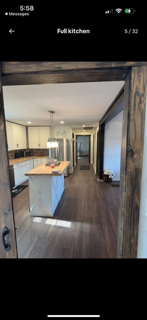 Photo - 1060 Stephen St