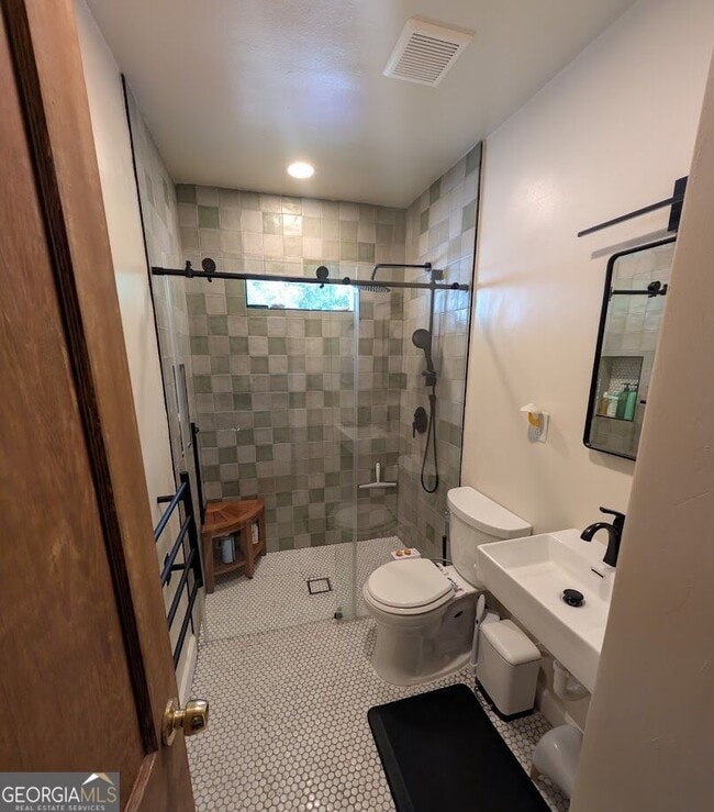 Photo - 626 Gordon Cir