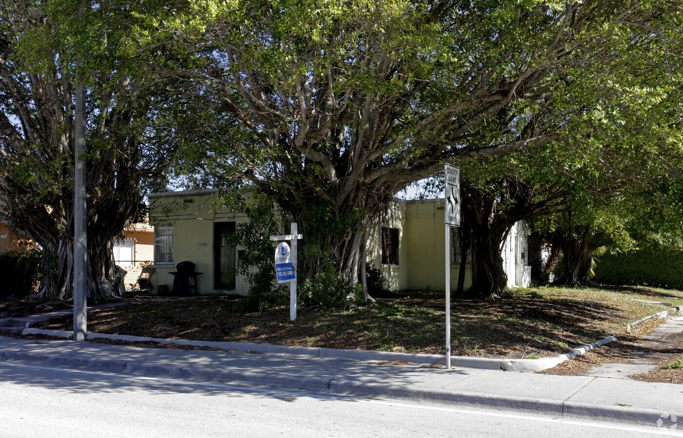 Photo - 3008 Broadway