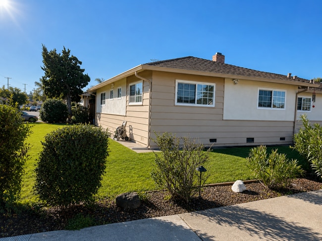 Photo - Lovely 3 bedroom 2 bathroom home in San Jose. Available for rent Now!