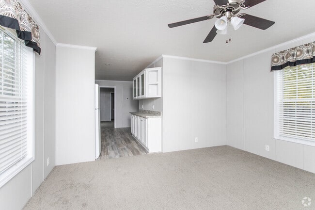 2BR, 2BA - 924-1,056 SF - Marysville Estates