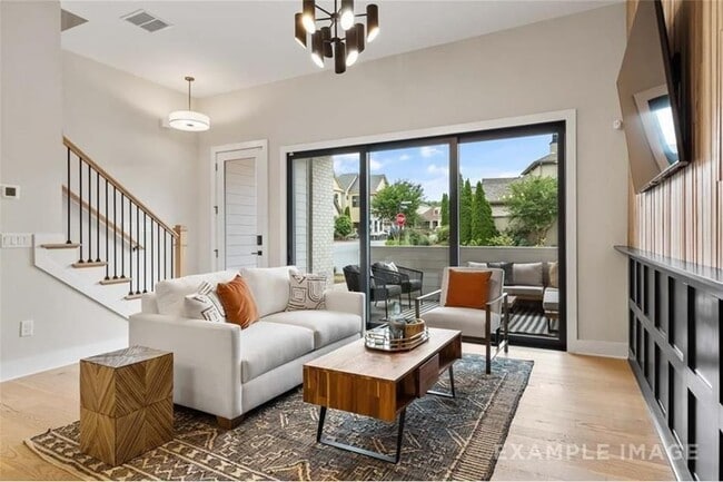 Photo - 201 Prairie Ln