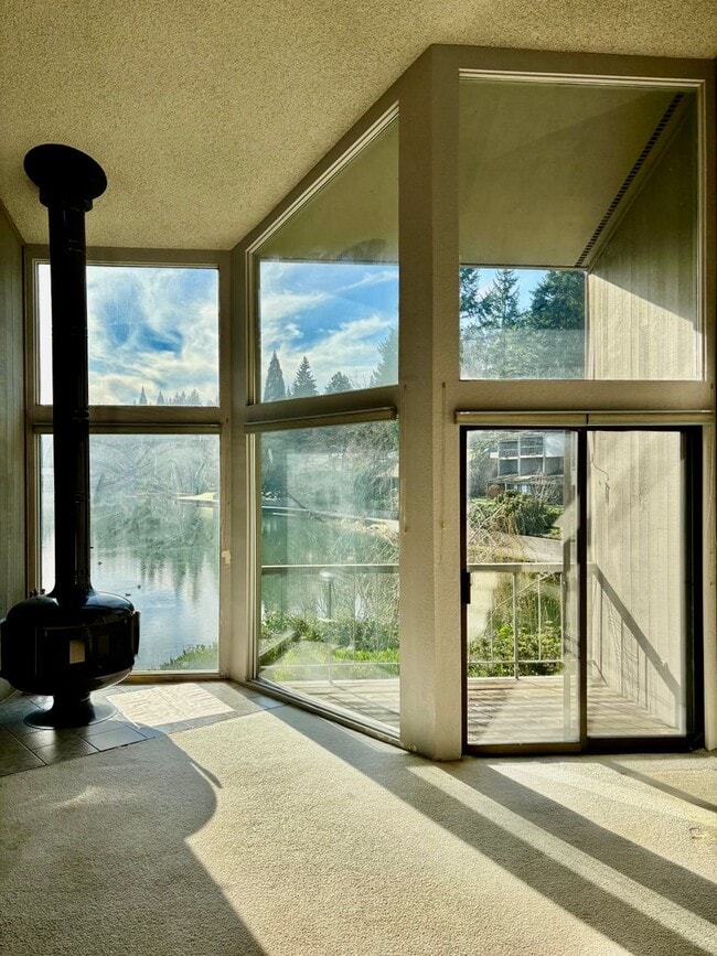 Photo - 2 Bed / 1.5 60-01 Redmond Townhouse $2,695/mo