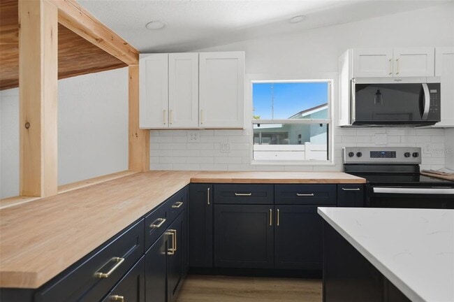 Photo - 7037 McCray Dr