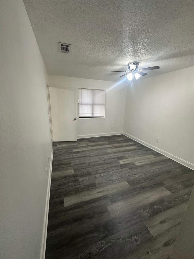 Photo - 710 Legion Dr