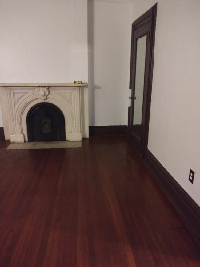 Photo - 317 Grand St Unit 2-4